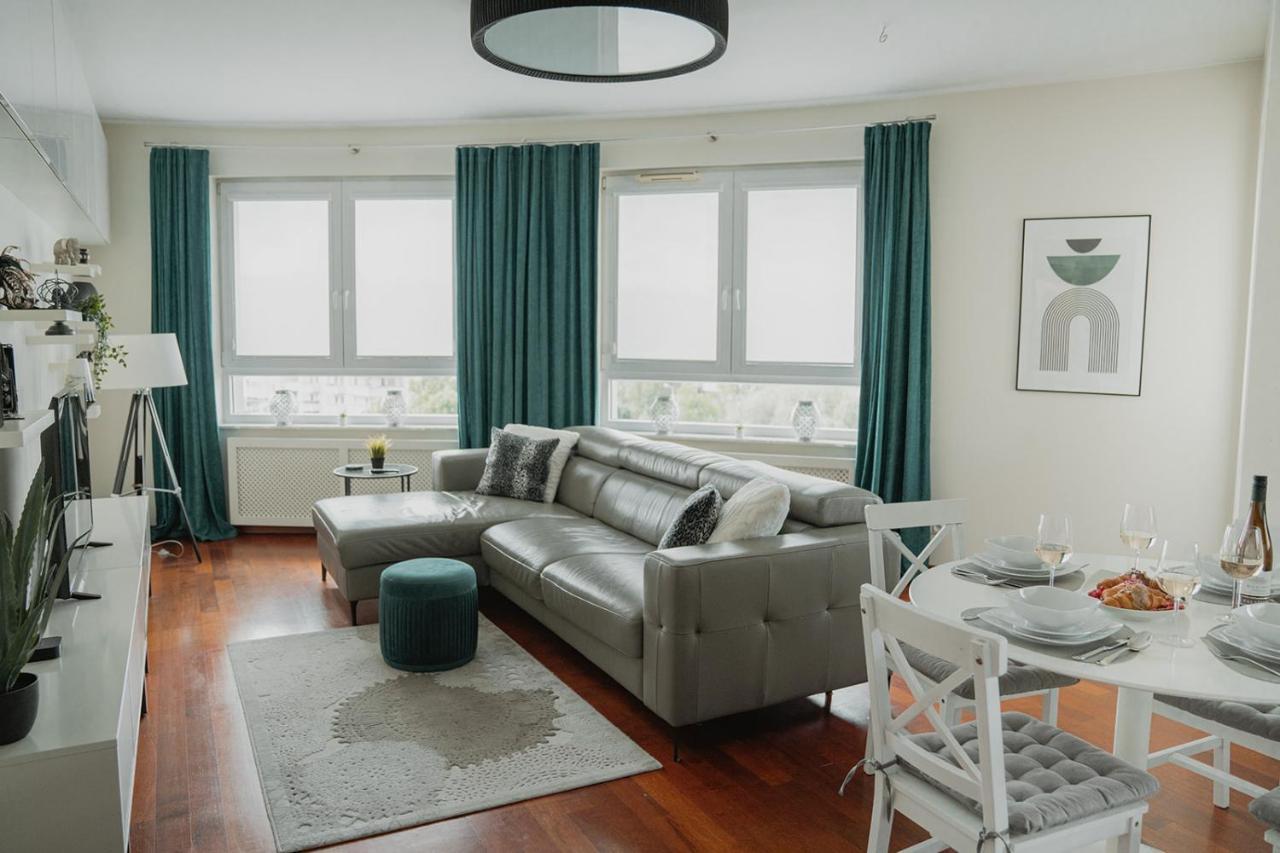 Leilighet Upscale Next To Metro Warszawa